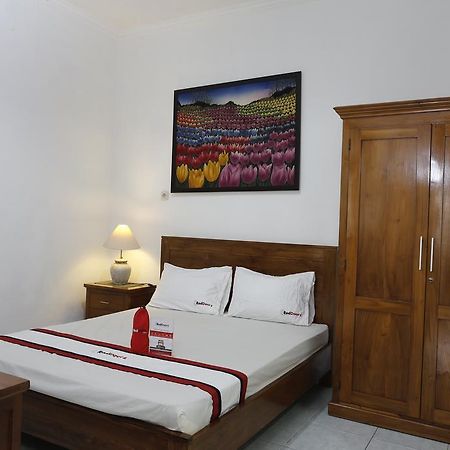 Reddoorz Near Adisucipto Airport Hotel Yogyakarta Exterior foto