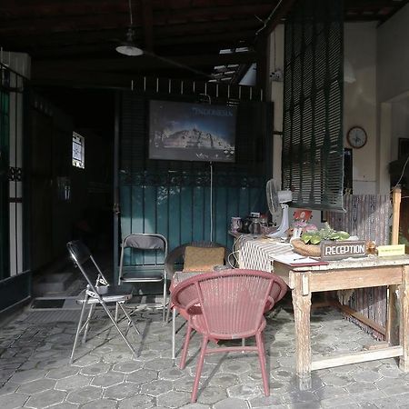 Reddoorz Near Adisucipto Airport Hotel Yogyakarta Exterior foto