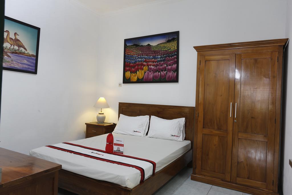 Reddoorz Near Adisucipto Airport Hotel Yogyakarta Exterior foto