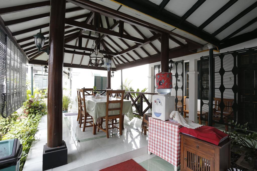 Reddoorz Near Adisucipto Airport Hotel Yogyakarta Exterior foto