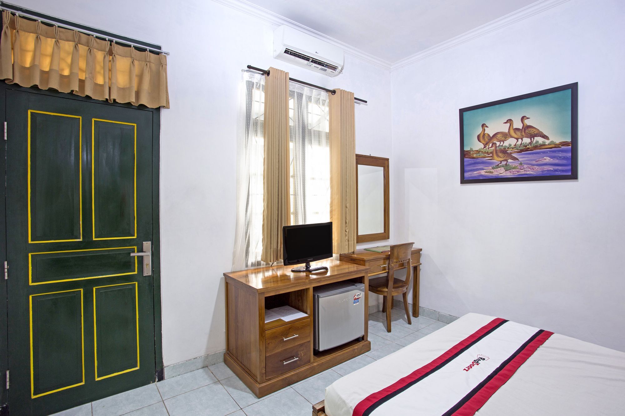 Reddoorz Near Adisucipto Airport Hotel Yogyakarta Exterior foto